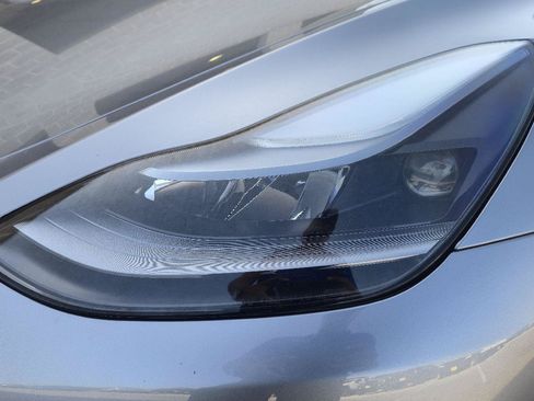 Used 2024 Tesla Model Y 2WD image 10