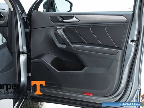 Used 2024 Volkswagen Tiguan SE w/ Panoramic Sunroof Package FWD image 70