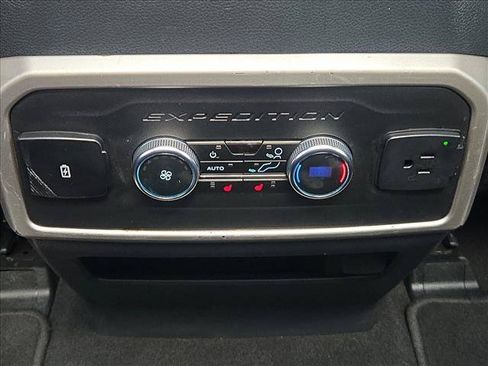 Used 2024 Ford Expedition Limited RWD image 18
