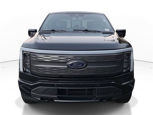 Used 2023 Ford F150 Lightning Lariat image 2