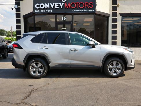 Used 2022 Toyota RAV4 XLE w/ Convenience Package AWD/4WD image 5