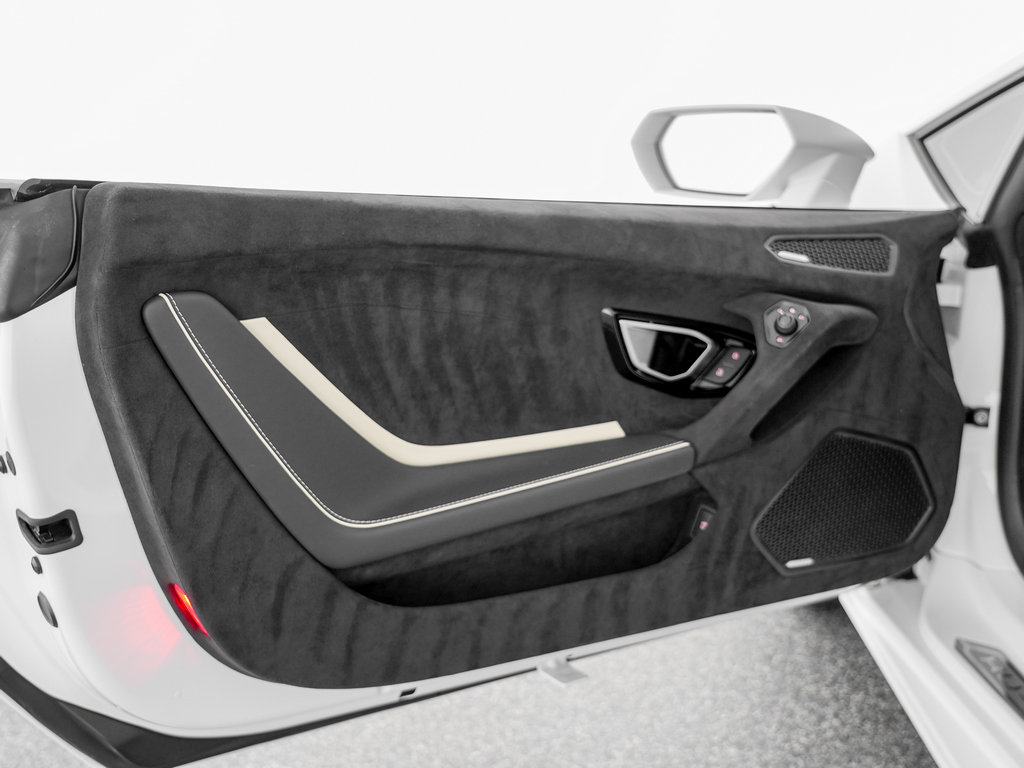 Used 2024 Lamborghini Huracan Tecnica RWD image 13