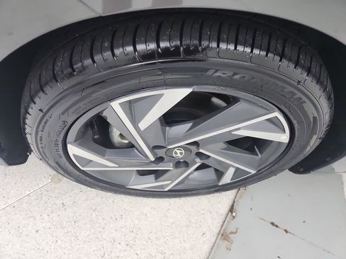 Used 2025 Hyundai Elantra SEL FWD image 37