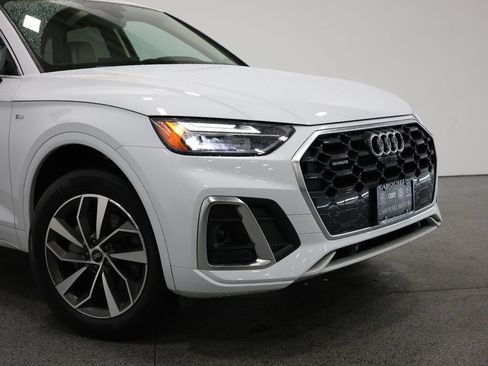 Used 2024 Audi Q5 2.0T Premium Plus w/ Premium Plus Package AWD/4WD image 3
