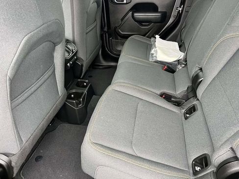 Used 2025 Jeep Gladiator Sport AWD/4WD image 25