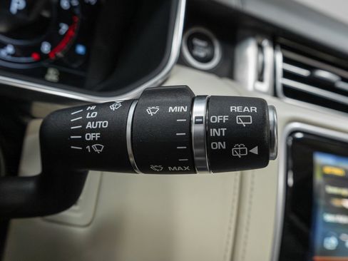 Used 2019 Land Rover Range Rover Long Wheelbase Autobiography image 63