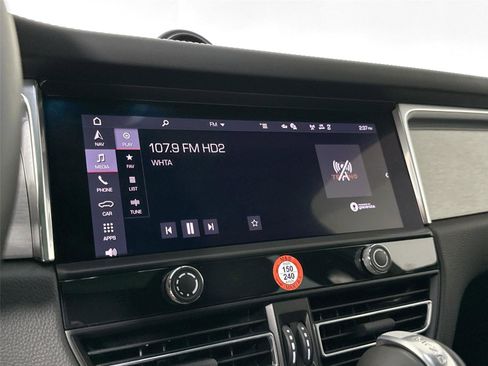 Certified 2025 Porsche Macan S AWD/4WD image 21