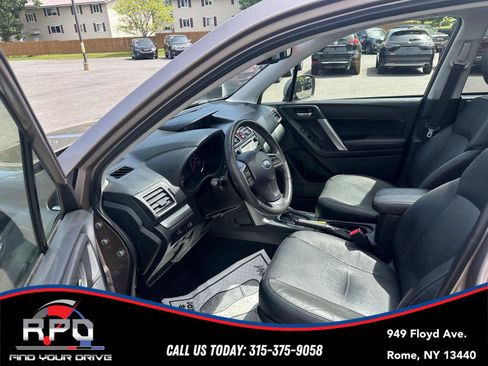 Used 2016 Subaru Forester 2.5i Touring AWD/4WD image 13