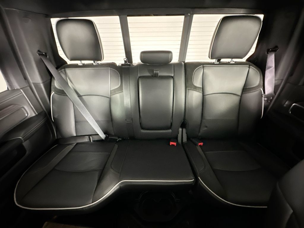 New 2026 RAM 4500 4x4 Crew Cab DRW w/ Laramie Trim Package image 10