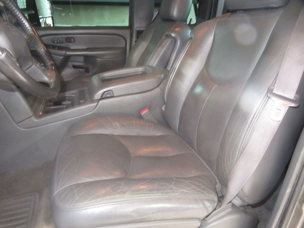 Used 2006 Chevrolet Silverado 2500 LT w/ Onstar Plus Package AWD/4WD image 20