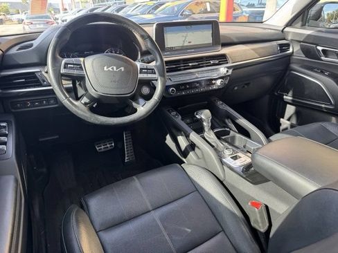 Certified 2022 Kia Telluride SX w/ Nightfall Edition Package AWD/4WD image 15