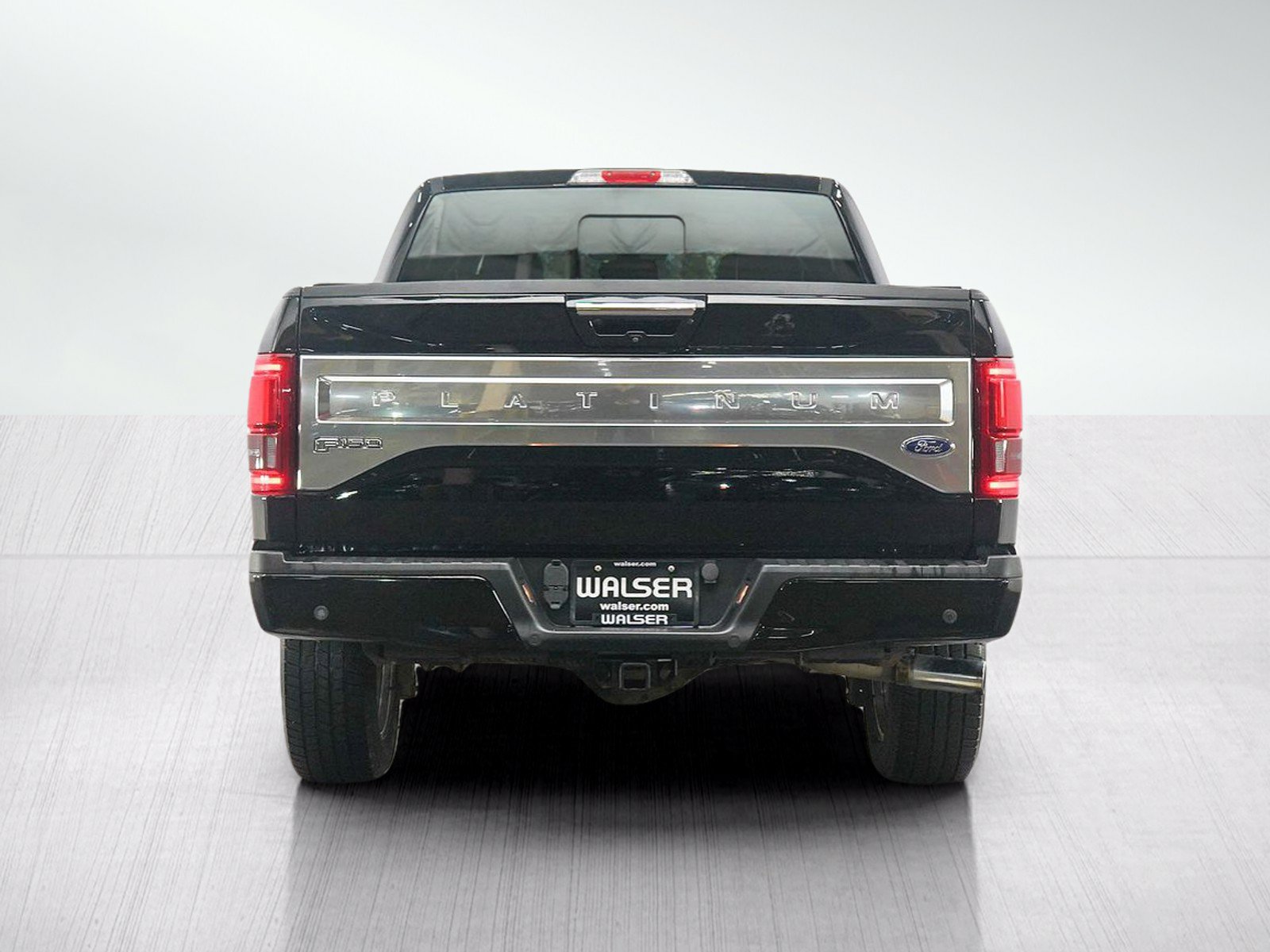 Used 2017 Ford F150 Platinum w/ Equipment Group 701A Luxury AWD/4WD image 4