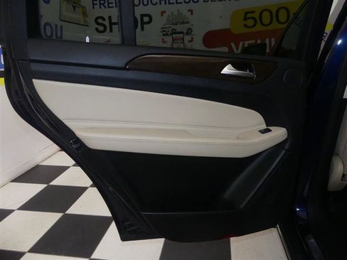 Used 2019 Mercedes-Benz GLS 450 4MATIC image 32