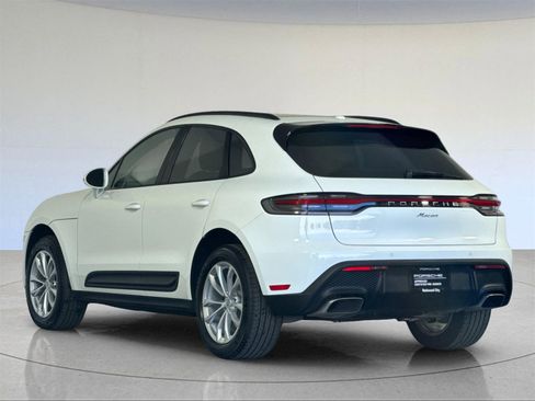 Used 2025 Porsche Macan image 3