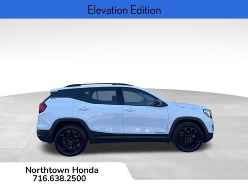 Used 2021 GMC Terrain SLE w/ Driver Convenience Package image 3