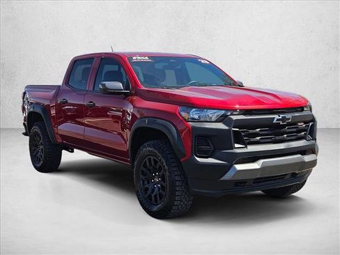 Used 2025 Chevrolet Colorado Trail Boss AWD/4WD image 3