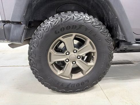 Used 2018 Jeep Wrangler Unlimited Sport w/ Dual Top Group AWD/4WD image 9