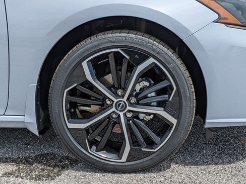 New 2025 Nissan Altima 2.5 SR w/ SR Premium Package image 12