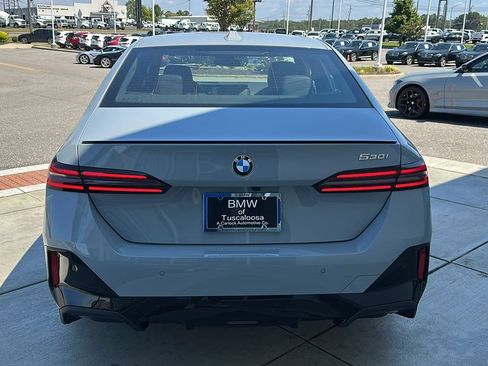 Used 2026 BMW 530i w/ M Sport Package RWD image 5
