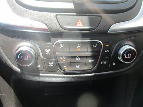 Used 2020 Chevrolet Equinox LT FWD image 14