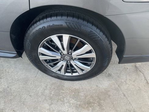 Used 2019 Nissan Pathfinder SL image 21