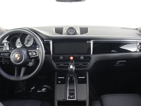 Certified 2026 Porsche Macan AWD/4WD image 11