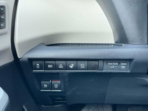Used 2021 Toyota Sienna Limited AWD/4WD image 20