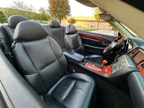 Used 2004 Lexus SC 430 Convertible RWD image 28