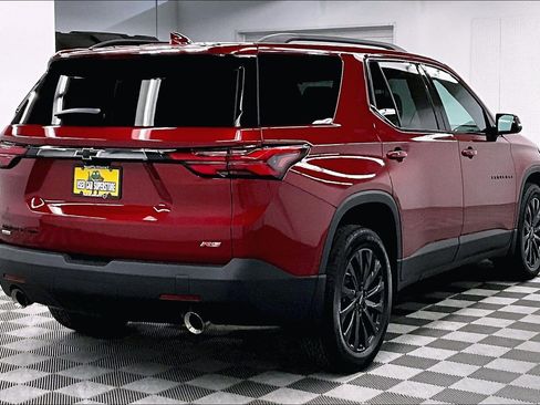 Used 2024 Chevrolet Traverse RS AWD/4WD image 13