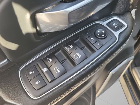 Used 2020 RAM 2500 Laramie w/ Night Edition image 29