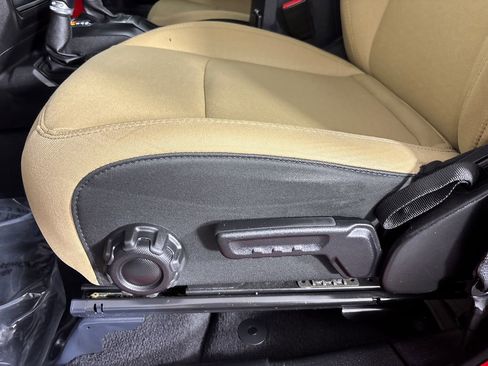 Used 2021 Jeep Wrangler Unlimited Sport AWD/4WD image 9