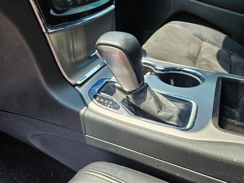 Used 2021 Jeep Grand Cherokee Laredo X AWD/4WD image 24