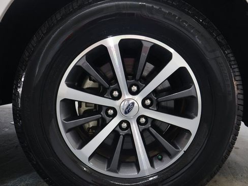 Used 2019 Ford Expedition XLT image 34