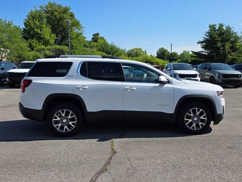 Used 2023 GMC Acadia SLT AWD/4WD image 9