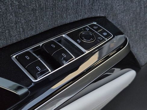 New 2026 Cadillac Escalade ESV Platinum Sport w/ LPO, ONYX Package image 27