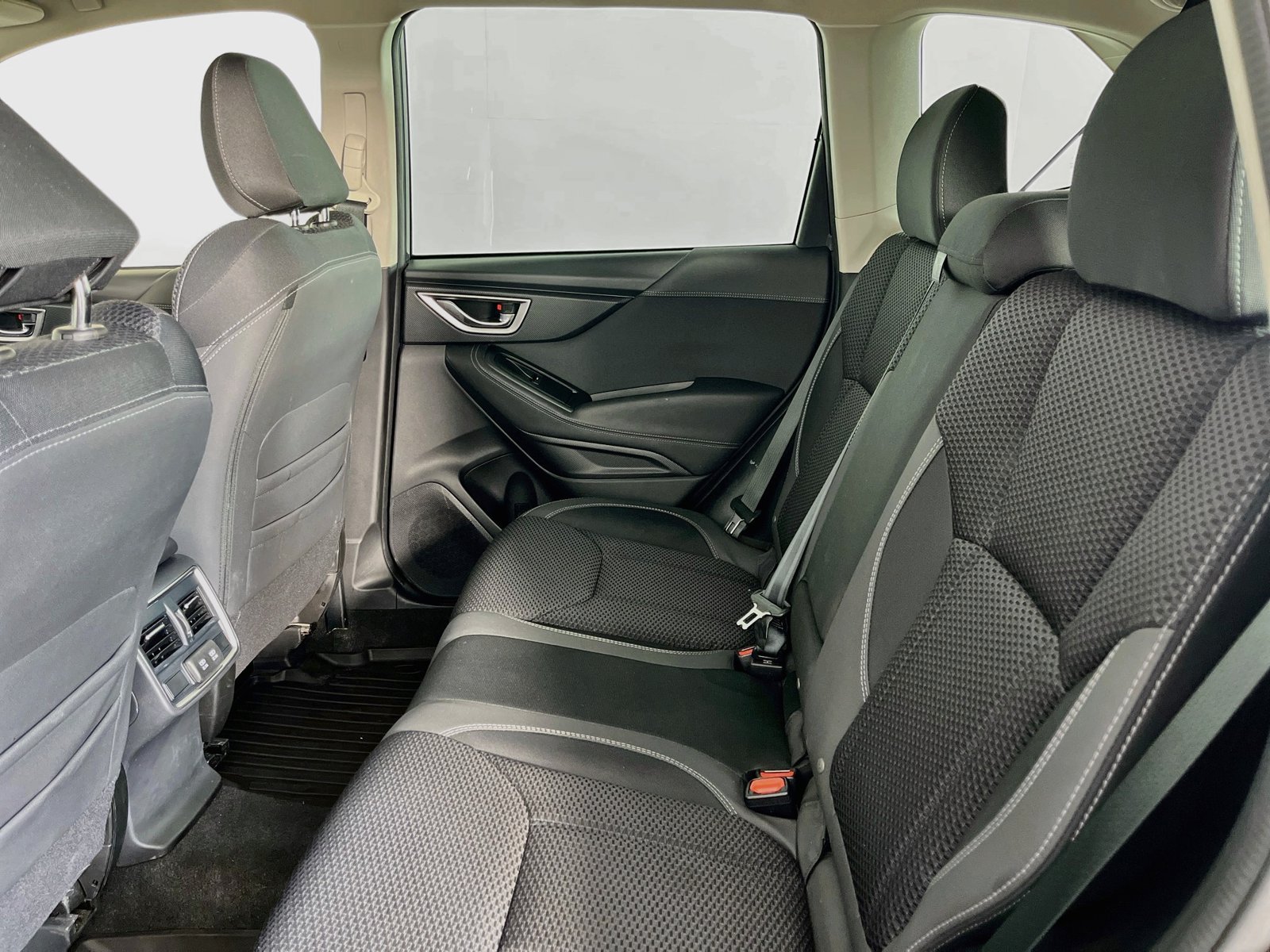 Used 2022 Subaru Forester Premium AWD/4WD image 31