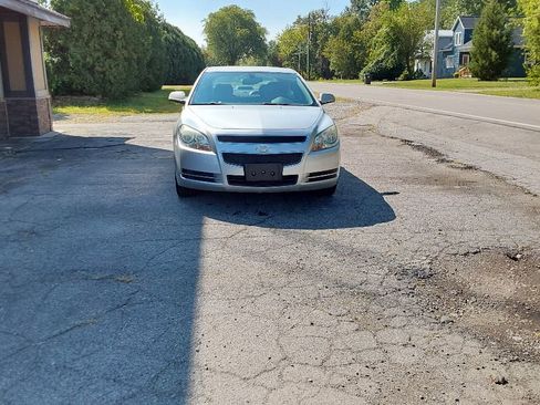 Used 2009 Chevrolet Malibu LT w/ Premium Mat Package image 3