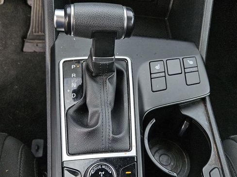 Used 2023 Kia Sportage LX image 16