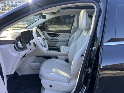Used 2023 Mercedes-Benz EQE 500 4MATIC SUV image 18