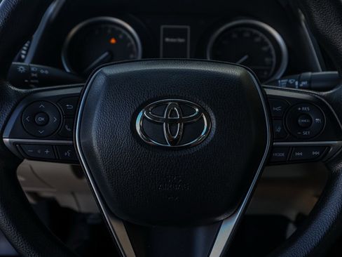 Used 2022 Toyota Camry LE image 24