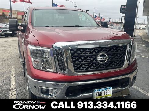 Used 2017 Nissan Titan SV image 1