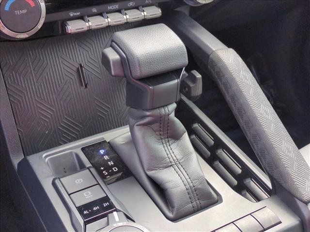 Used 2025 Toyota Tacoma SR5 AWD/4WD image 12