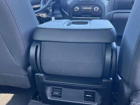 Used 2022 Chevrolet Silverado 2500 Custom w/ Custom Value Package AWD/4WD image 27