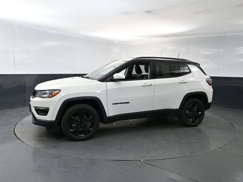 Used 2021 Jeep Compass Latitude AWD/4WD image 2