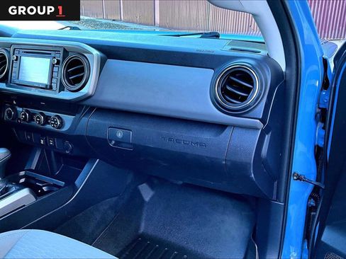Used 2019 Toyota Tacoma SR5 AWD/4WD image 19