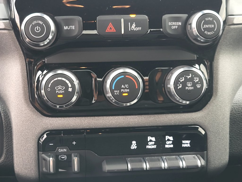 Used 2025 RAM 1500 Tradesman AWD/4WD image 23