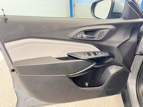 Certified 2025 Chevrolet Trax LT image 14