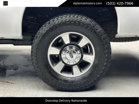 Used 2016 Ford F350 Lariat w/ Lariat Interior Package image 39