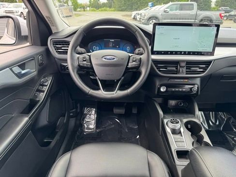 Used 2025 Ford Escape Platinum AWD/4WD image 15