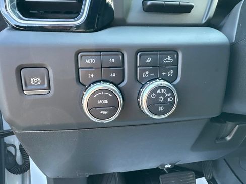 Used 2025 GMC Sierra 3500 Denali w/ Technology Package AWD/4WD image 20